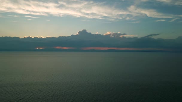 Cinematische Natuurbeelden Van Een Drone Die Saint Lawrence Rivier Vliegt — Stockvideo