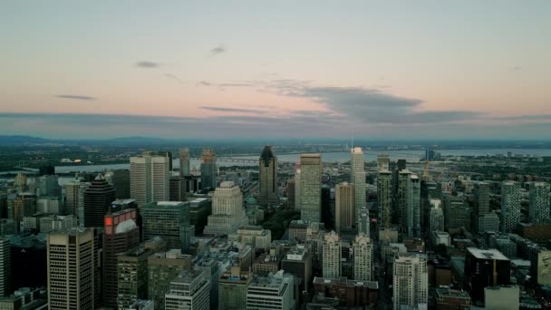 Montreal Quebec Şehir Merkezindeki Gökdelenlerin Binaların Hava Görüntülerinin Sinematik Insansız — Stok video