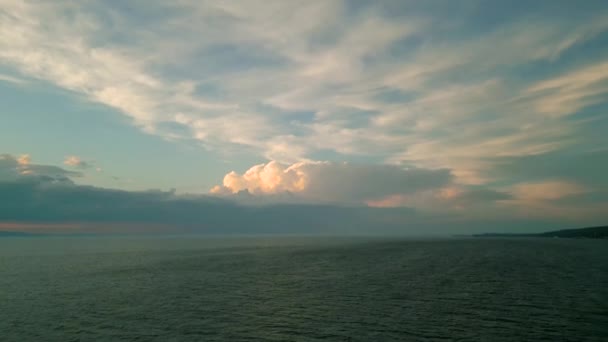 Cinematische Natuurbeelden Van Een Drone Die Saint Lawrence Rivier Vliegt — Stockvideo