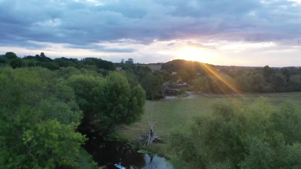Aerial Footage Slowly Descending Sunrise Looking Out Stour Valley River — Stock Video