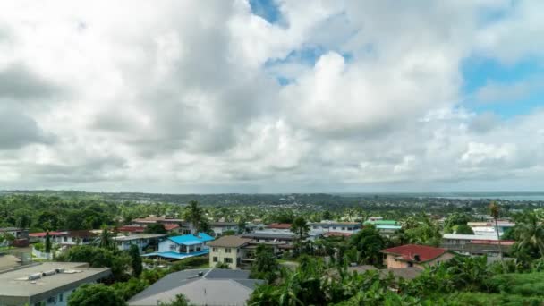 Mraky Valí Nad Rezidenční Příměstskou Oblastí Suva Hlavní Město Fidži — Stock video