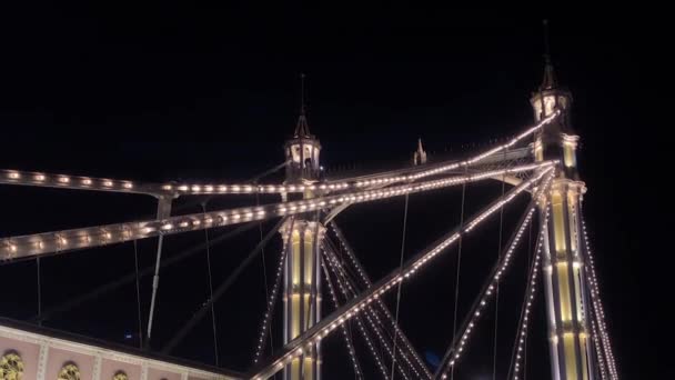 Vista Perto Icónica Ponte Albert Iluminada Noite Chelsea — Vídeo de Stock
