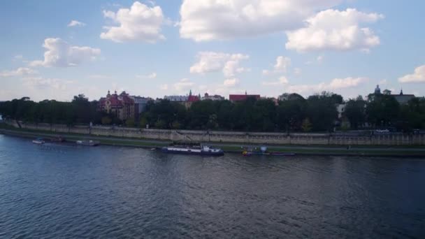 Krakow Polen Antenn Piedestal Upp Utsikt Från Floden Vistula — Stockvideo