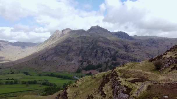 Langdale Pikes View Old Dungeon Ghyll Side Pike Lake District — Stock video