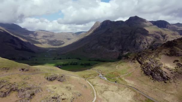 Langdale Pikes View Little Langdale Valley Lake District Drone Video — Stock video