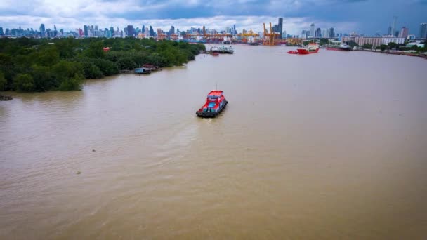 Bateau Remorqueur Rivière Sur Chao Phraya Bangkok Dolly Forward — Video