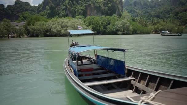Thai Hosszú Farkú Személyhajó Utazás Vezetett Sziget Hop Túrák Lehorgonyzott — Stock videók