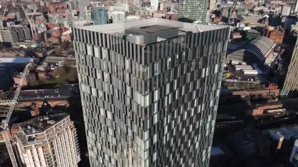 Aerial Drone Flight Heading Away South Towers Rooftop Reveal Surrounding — Stock Video