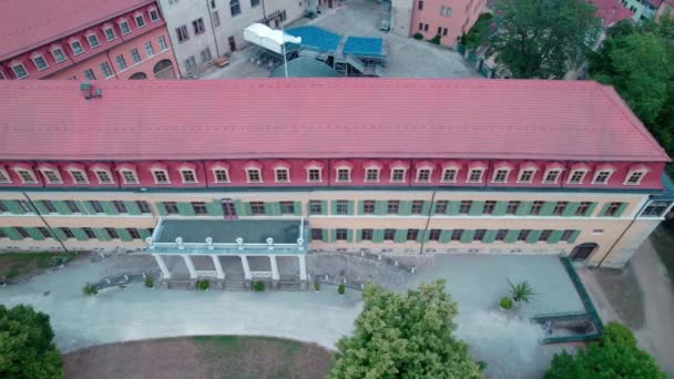 Вид Сверху Красную Крышу Дворца Зондерсхаузен Тюрингии Панорамный Вид Слева — стоковое видео