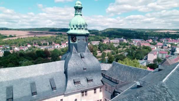 Mostrando Torre Relógio Luz Brilhante Ensolarada Palácio Sondershausen — Vídeo de Stock