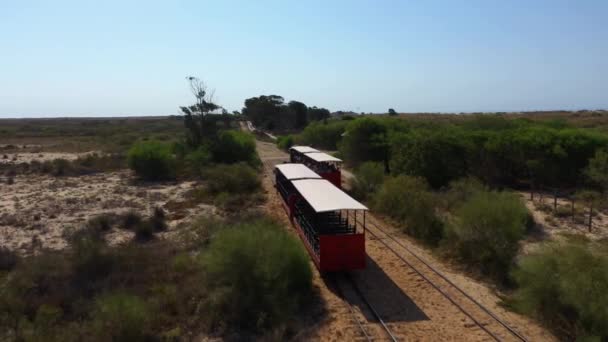 Luchtfoto Rond Comboio Turstico Praia Barril Treinen Tavira Algarve Portugal — Stockvideo