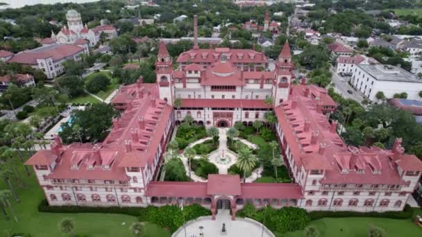 把Drone从Flagler学院的历史名城St Augustine赶走前Ponce Leon旅馆 — 图库视频影像