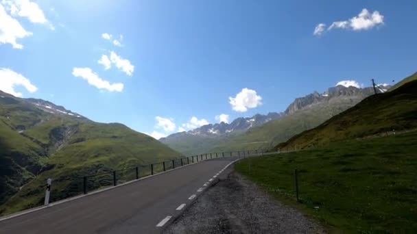 Dashcam Vista Carro Dirigindo Sobre Uma Estrada Montanha Furkapass Suíça — Vídeo de Stock