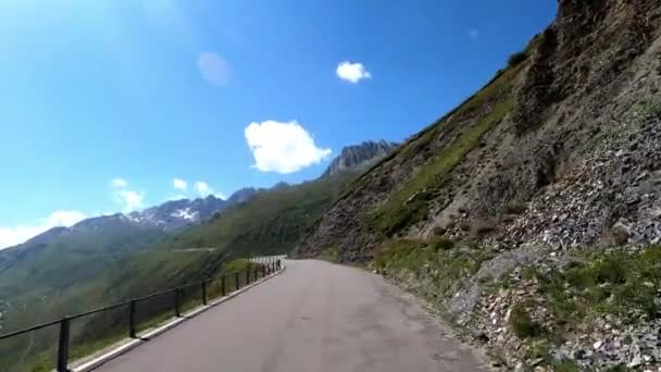 Dashcam Vista Coche Que Conduce Sobre Una Carretera Montaña Furkapass — Vídeos de Stock