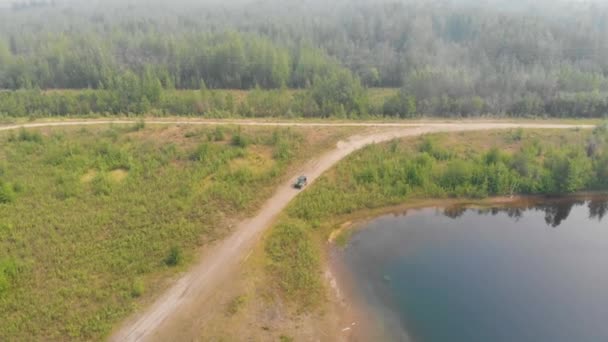 Drone Video Atv Körning Runt Tanana Lake Rekreationsområde Fairbanks Sommardagen — Stockvideo