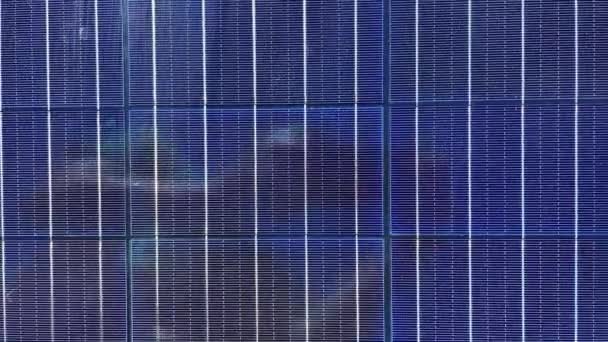 Painel Solar Close Extremo Vista Cima Para Baixo Células Fotovoltaicas — Vídeo de Stock