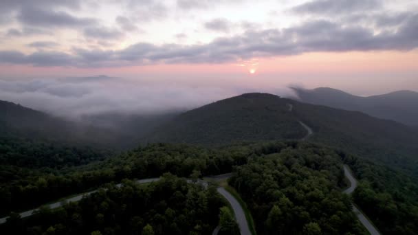 Boone Yakınlarındaki Blue Ridge Dağ Kulübü Nün Yanında Gün Doğumu — Stok video