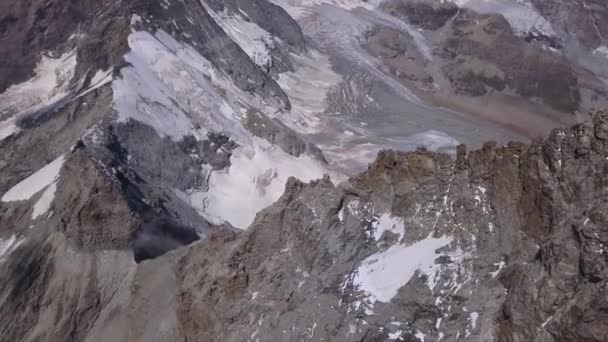 Vista Terreno Acidentado Neve Gelo Abaixo Carell Hut Lado Montanha — Vídeo de Stock