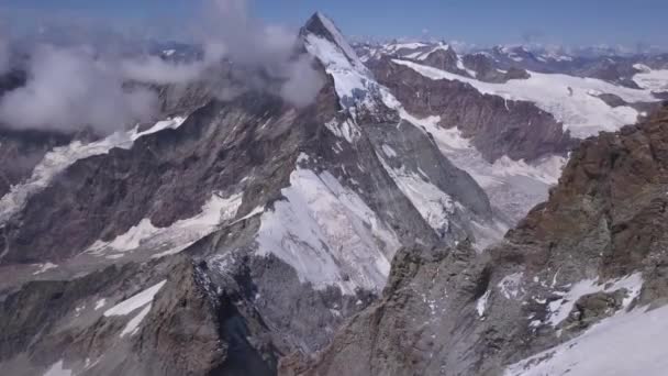 Weite Luftaufnahme Des Lion Ridge Und Des Matterhorns Des Mont — Stockvideo