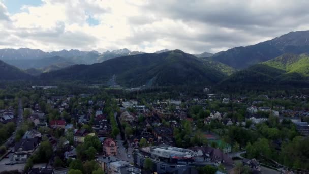 Flyover Zakopane Polsko Letovisko Obec Tradiční Goral Architekturou Blízkosti Polských — Stock video