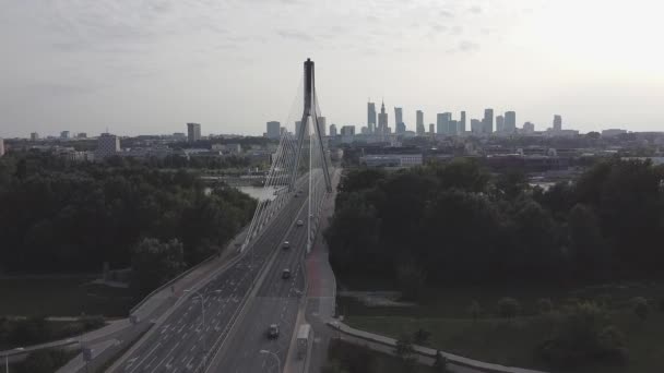 Beatutiful Air Drone Footage Bridge Warsaw Poland Traffic Flowing Downtown — Wideo stockowe