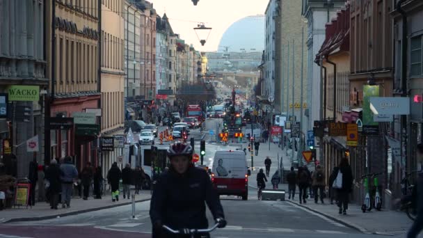 Lidé Auta Křižují Rušné Ulice Podzim Stockholmu Švédsko — Stock video