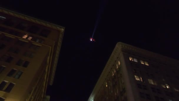 Hélicoptère Survolant Les Rues New York Nuit Aux États Unis — Video