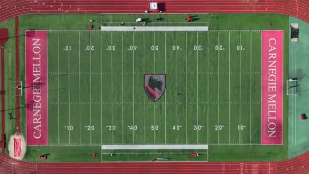 Blick Über Den Fußballplatz Der Carnegie Mellon University Cmu Tartanbahn — Stockvideo