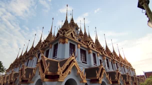 Schöner Und Eleganter Thailändischer Tempel Außendesign Außenbereich — Stockvideo
