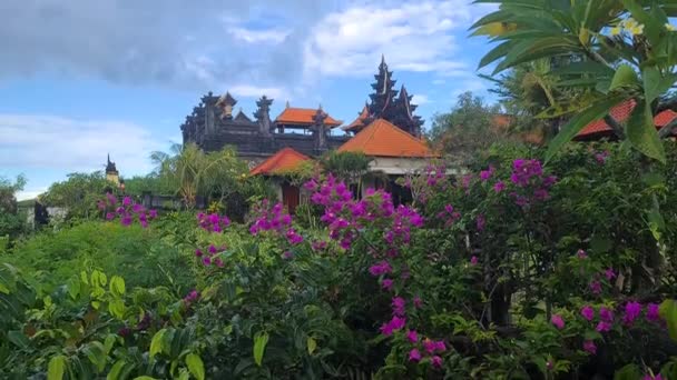 Ідилічна Сцена Острова Балі Індонезія Індуїстський Храм Тропічний Ліс — стокове відео