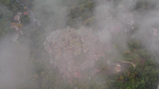 Über Wolken Mit Sichtbarem Mittelalterlichen Städtchen San Casciano Dei Bagni — Stockvideo