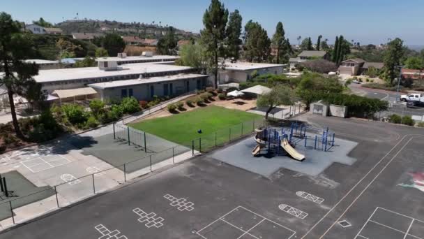 Παιδότοπος Schoolyard Περιοχή Δημοτικού Σχολείου Dailard Στο San Carlos Κοινότητα — Αρχείο Βίντεο
