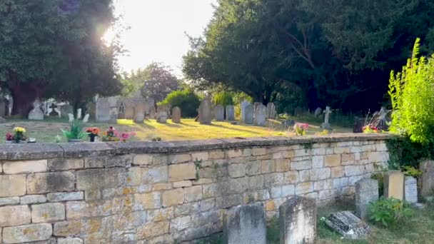 Cemitério Típico Pitoresco Cotswold Aldeia Chipping Campden Com Características Medievais — Vídeo de Stock