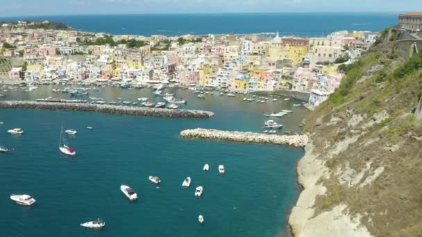 Procida Italien Aufnahmen Aus Der Luft Zeigen Malerische Italienische Inselstadt — Stockvideo