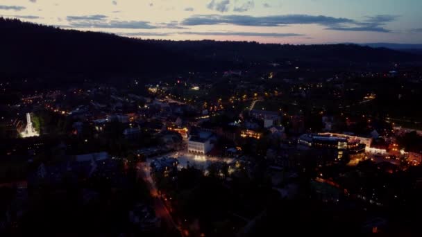 Noční Přelet Zakopane Polsko Letovisko Proti Tatrám Jeho Ohromující Goral — Stock video