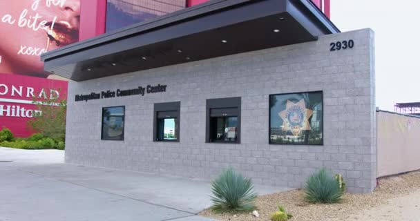 Slow Motion Wide Metropolitan Police Community Center Las Vegas — Stok Video