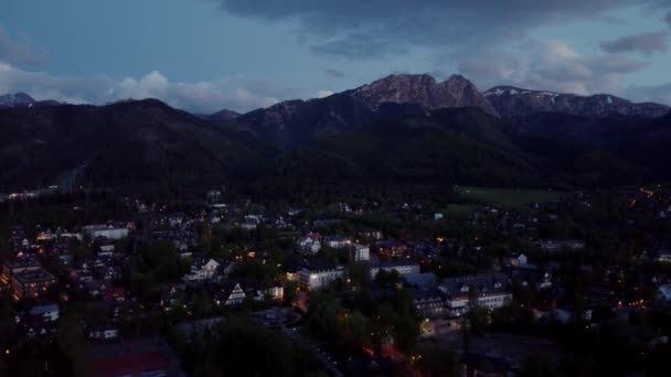 Avondvlucht Zakopane Polen Een Badplaats Tegen Het Tatra Gebergte Prachtige — Stockvideo