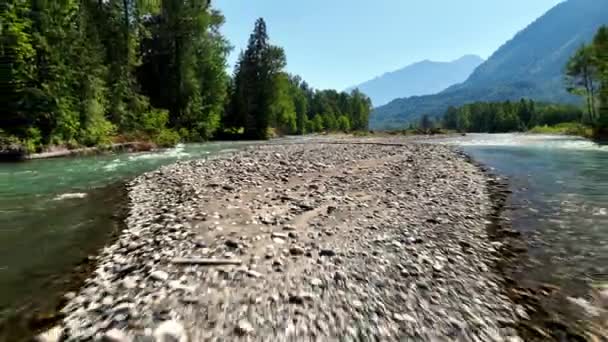 Река Чиллиуак Быстро Текущей Водой Чиллиуаке Британская Колумбия Канада Откат — стоковое видео