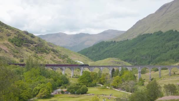 Jacobite Trem Vapor Atravessando Famoso Viaduto Glenfinnan Escócia — Vídeo de Stock