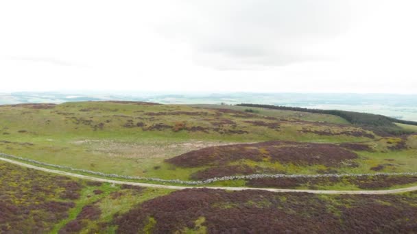 Route Long Paroi Rocheuse Dans Les Landes Écossaises Des Hautes — Video
