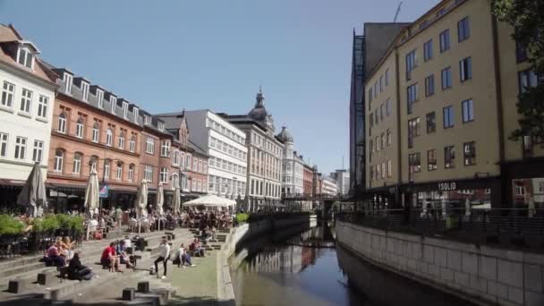 Aarhus Danemark Centre Ville Par Une Journée Chargée Avec Nombreux — Video