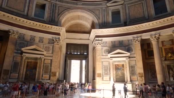 Toeristen Het Pantheon Rome Met Pan Etherische Straal Van Licht — Stockvideo