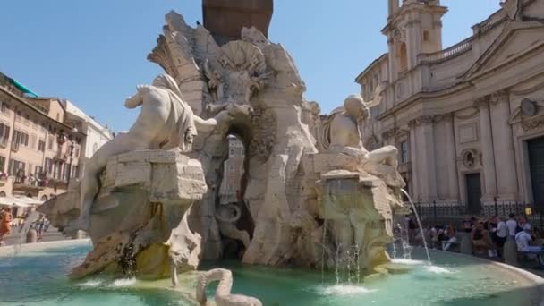 Fontana Dei Quattro Fiumi Con Pan Derecha Revela Sant Agnese — Vídeos de Stock