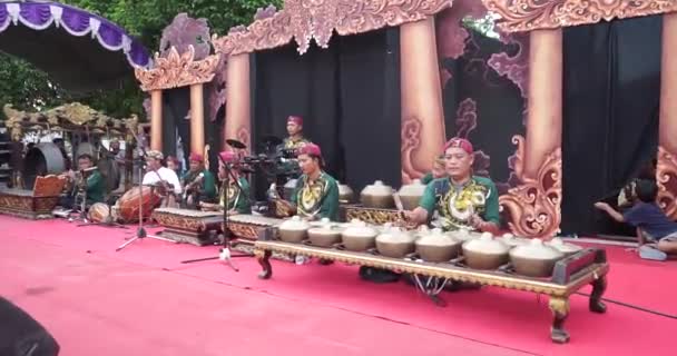 Gamelan Sekaten Grupa Graczy Gamelan Grających Tradycyjną Muzykę Jawajską Podczas — Wideo stockowe