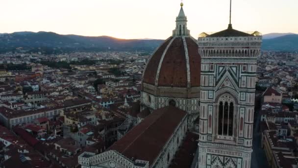 Dron Letí Nad Florentskou Katedrálou Při Východu Slunce — Stock video