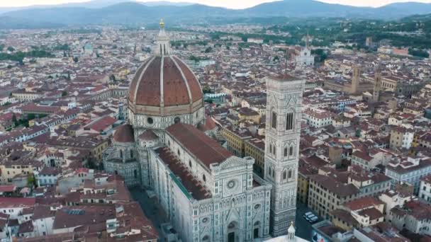フィレンツェのドゥオーモの美しい空の景色 イタリア日の出 — ストック動画