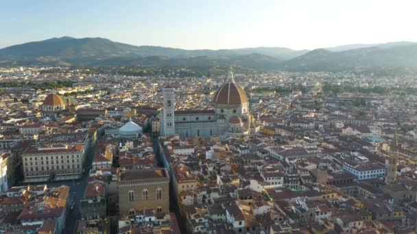 Pullback Aéreo Longe Catedral Duomo Capital Toscana Florença Itália — Vídeo de Stock
