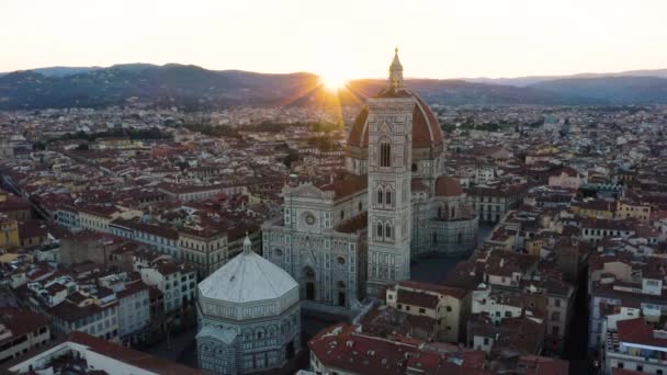 Neuvěřitelné Letecké Záběry Odhalují Florencii Duomo Shora Při Východu Slunce — Stock video