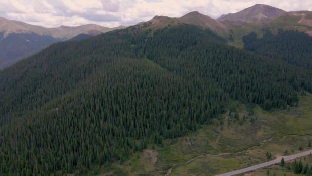 Colorado Dağlarından Gelen Hava Görüntüleri Özgürlük Geçiş Bölgesi — Stok video