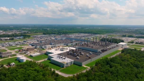 Güneşli Bir Yaz Gününde Avon Ohio Bulunan Ford Assembly Plant — Stok video